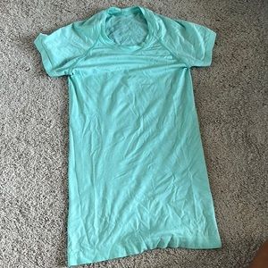 Lululemon shirt